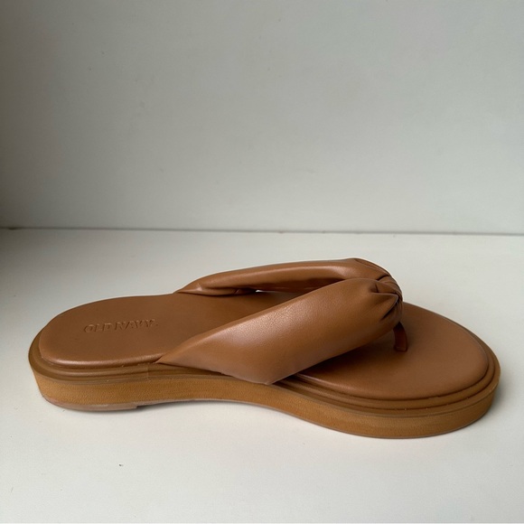 old navy tan Thong Platform Sandals - Picture 11 of 13